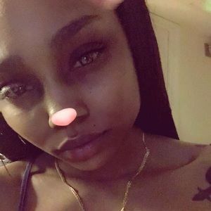 Meet your Posher, Raeshanda